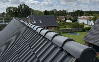 Smart teknologi og nyt tag: Solceller, sensorer og fremtidens bolig