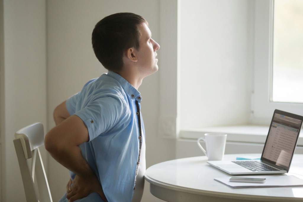 Undgå smerter i ryggen som kontorarbejder med en ergonomisk kontorstol